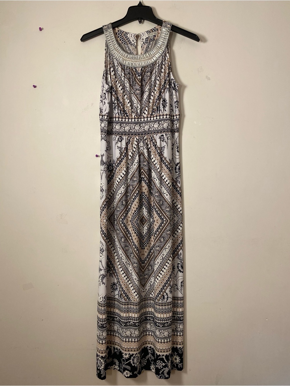 Sandra Darren Beaded Neckline Printed Maxi Dress in White, Black & Tan